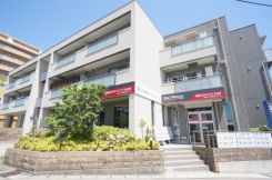 有限会社すみれハウジング 中山寺店の写真