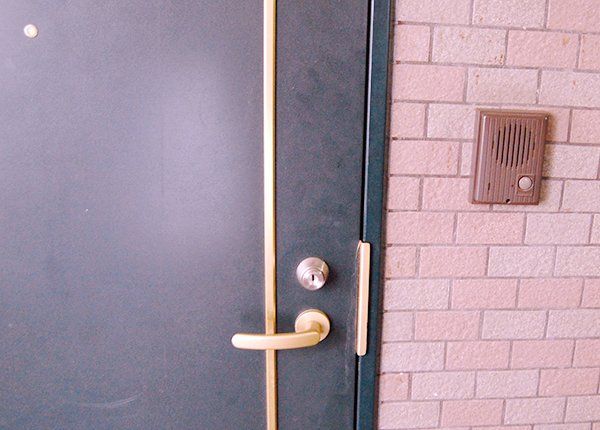 自宅に表札は出していますか?