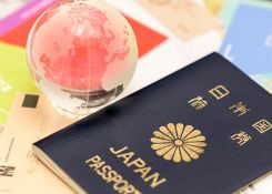 日本と海外で半々の生活に憧れますか？