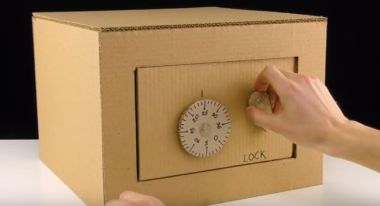 段ボールで金庫!?