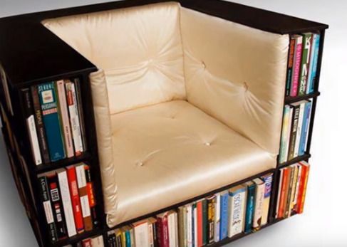 本棚とソファーをくっつけて