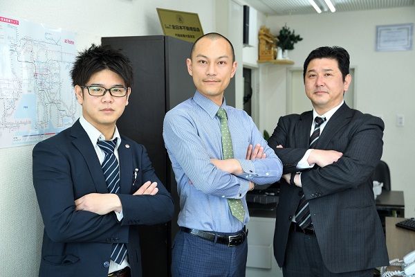 シーオーエム細川社長と社員の皆さん