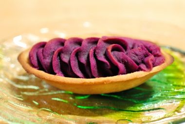 沖縄土産の定番 御菓子御殿の紅芋タルト