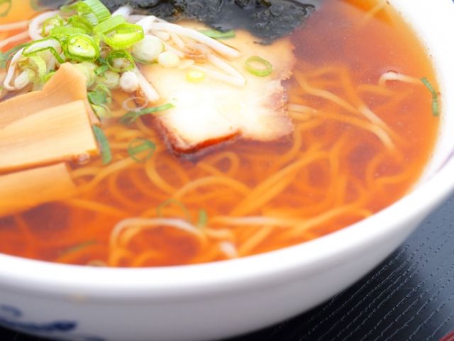 沖縄の人気ラーメン　醤油ラーメン