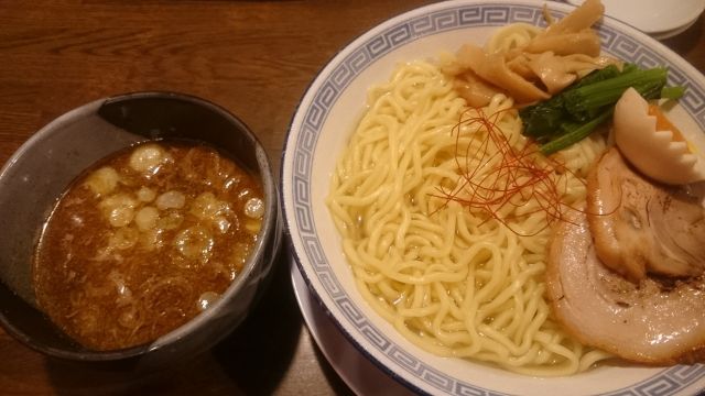 沖縄の人気ラーメン　つけ麺