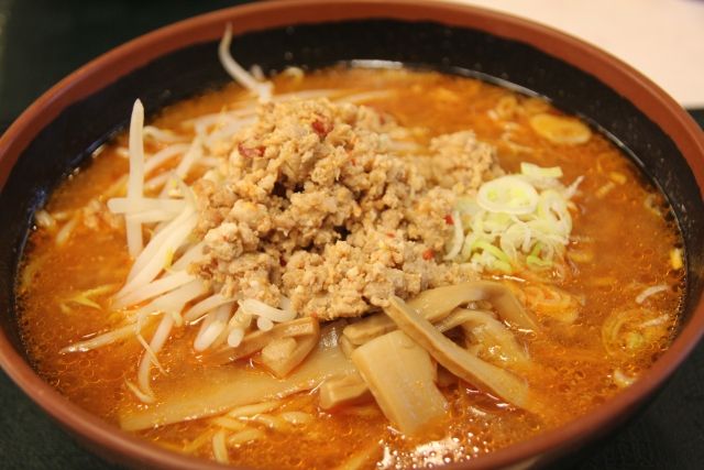 沖縄の人気ラーメン　ピリ辛ラーメン