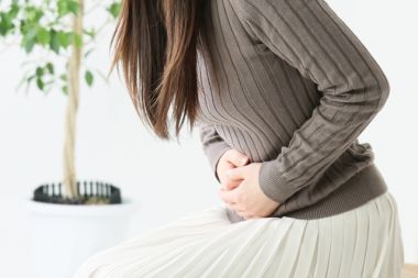 食べ合わせが悪くお腹を壊した女性