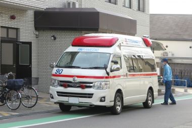 熱中症 救急車に運ばれる