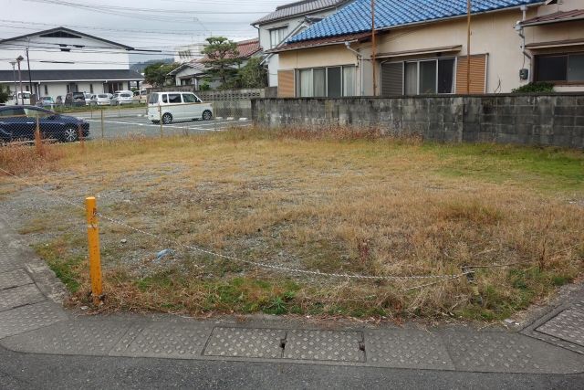 駐車場経営の土地は借地と購入どちらがよい？