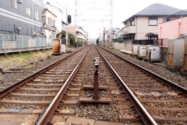 意外と快適に過ごせるかも？線路沿い物件のメリットとは？