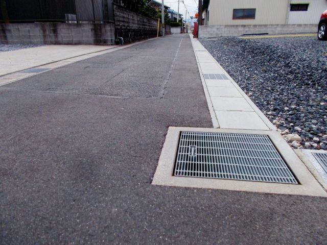 前面道路によって土地の査定額が変わる