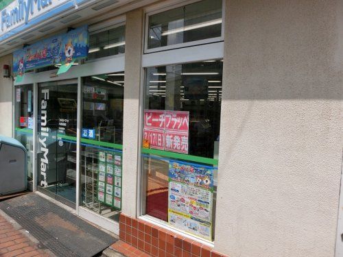 ファミリーマート足立西竹の塚一丁目店の画像