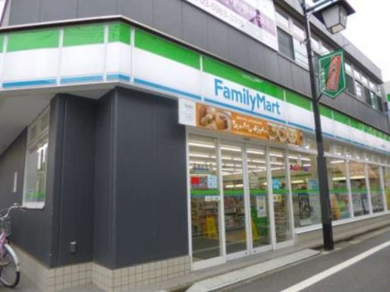 ファミリーマート東長崎駅南店の画像