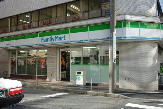 ファミリーマート横浜鶴屋町店の画像