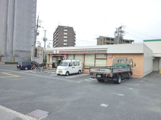 セブンイレブン大阪鶴見緑地店の画像