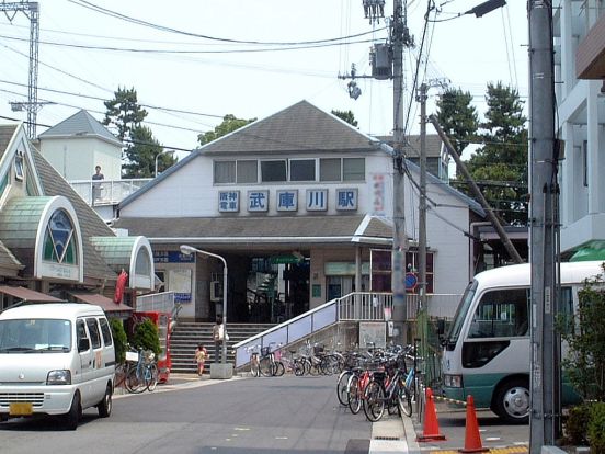 阪神武庫川駅の画像