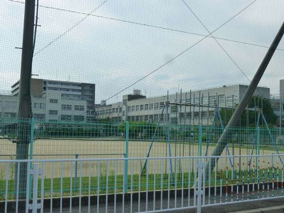 東大阪市立 高井田西小学校の画像