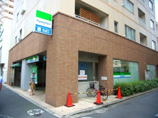 ファミリーマート新中野駅前店の画像