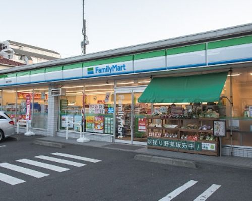 ファミリーマート 世田谷玉堤店の画像