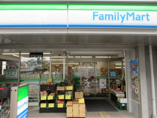 ファミリーマート／たかはし桜通り店の画像