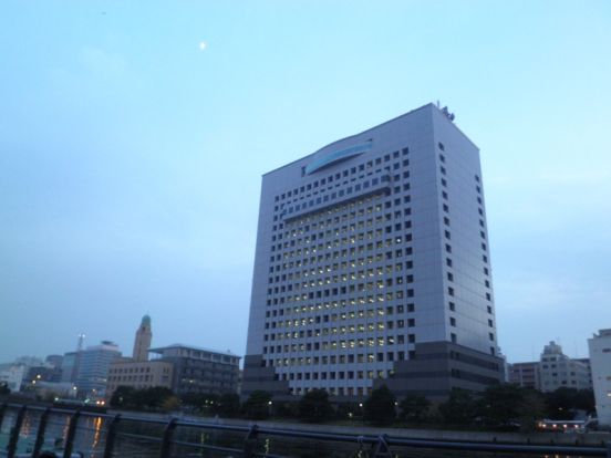 神奈川県警察本部の画像