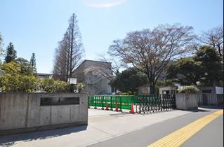 早稲田大学　戸山キャンパスの画像