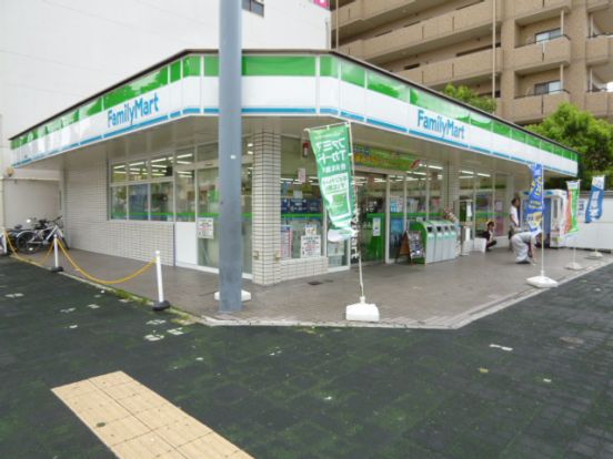 ファミリーマート鶴舞店の画像