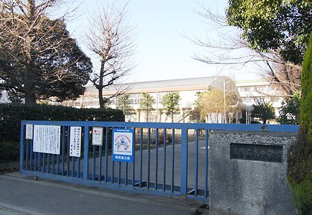 蕨市立東中学校の画像