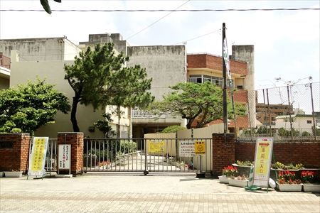 那覇市立真和志中学校の画像