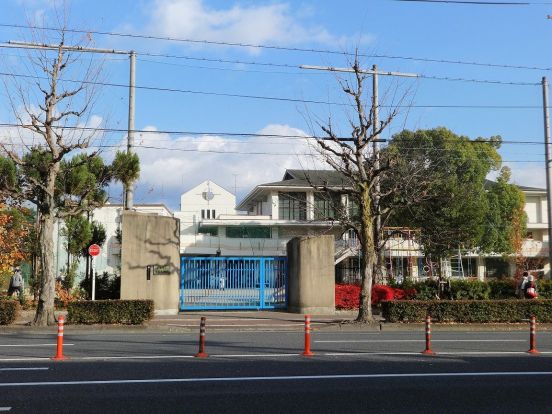 京都市立 衣笠小学校の画像