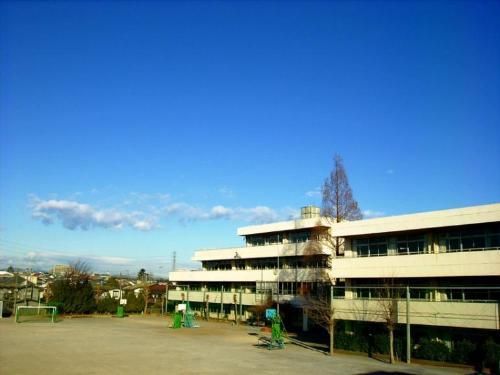 西東京市立 上向台小学校の画像