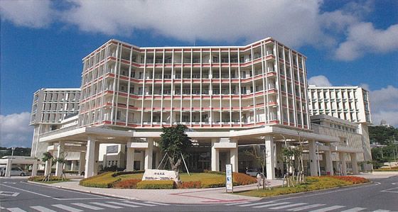沖縄県立南部医療センター・こども医療センターの画像