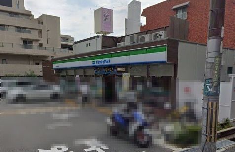 ファミリーマート緑地公園西店の画像