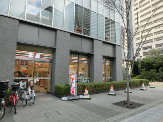 セブンーイレブン大阪難波サンケイビル店の画像