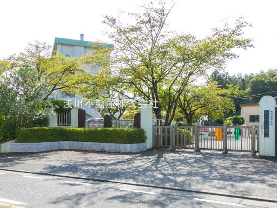 緑が丘小学校の画像