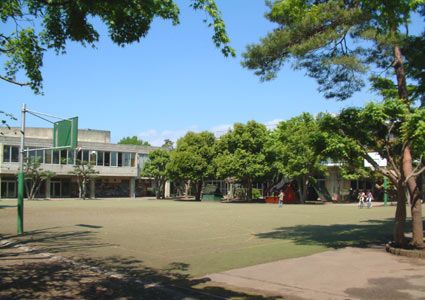 成城学園初等学校の画像