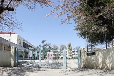 世田谷区立祖師谷小学校の画像