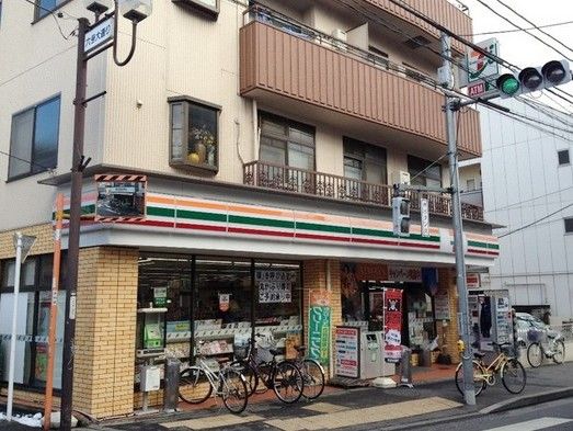 セブンイレブン 渋谷本町店の画像