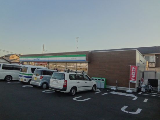 ファミリーマート 千葉浜野中央店の画像