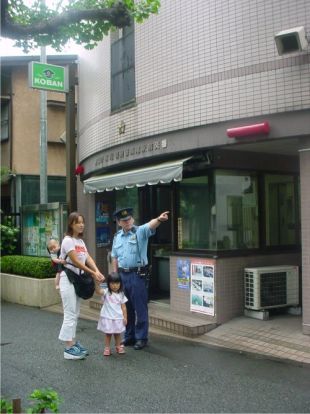 高尾駅前交番の画像