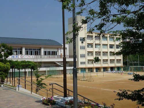 神戸市立中学校 垂水東中学校の画像