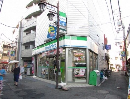 ファミリーマート 新宿中井駅前店の画像