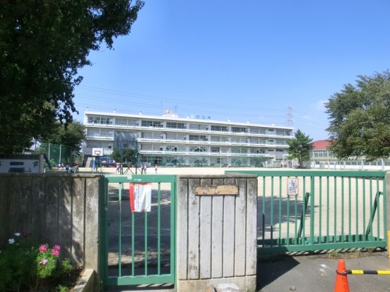 新座市立池田小学校の画像