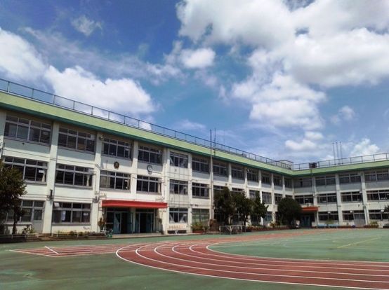 北区立 柳田小学校の画像