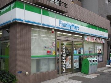  ファミリーマート・赤羽二丁目店の画像