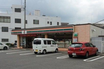 セブンイレブンさいたま鹿手袋店の画像