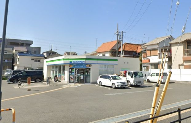 ファミリーマート八尾中田一丁目店の画像