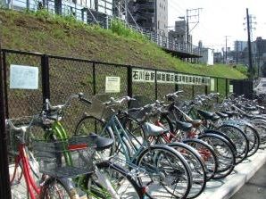 石川台駅前自転車駐車場の画像