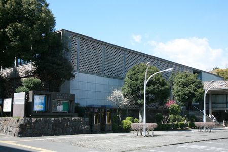 神奈川県立図書館の画像