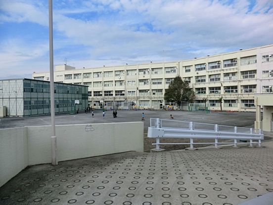 横浜市立本宿小学校の画像